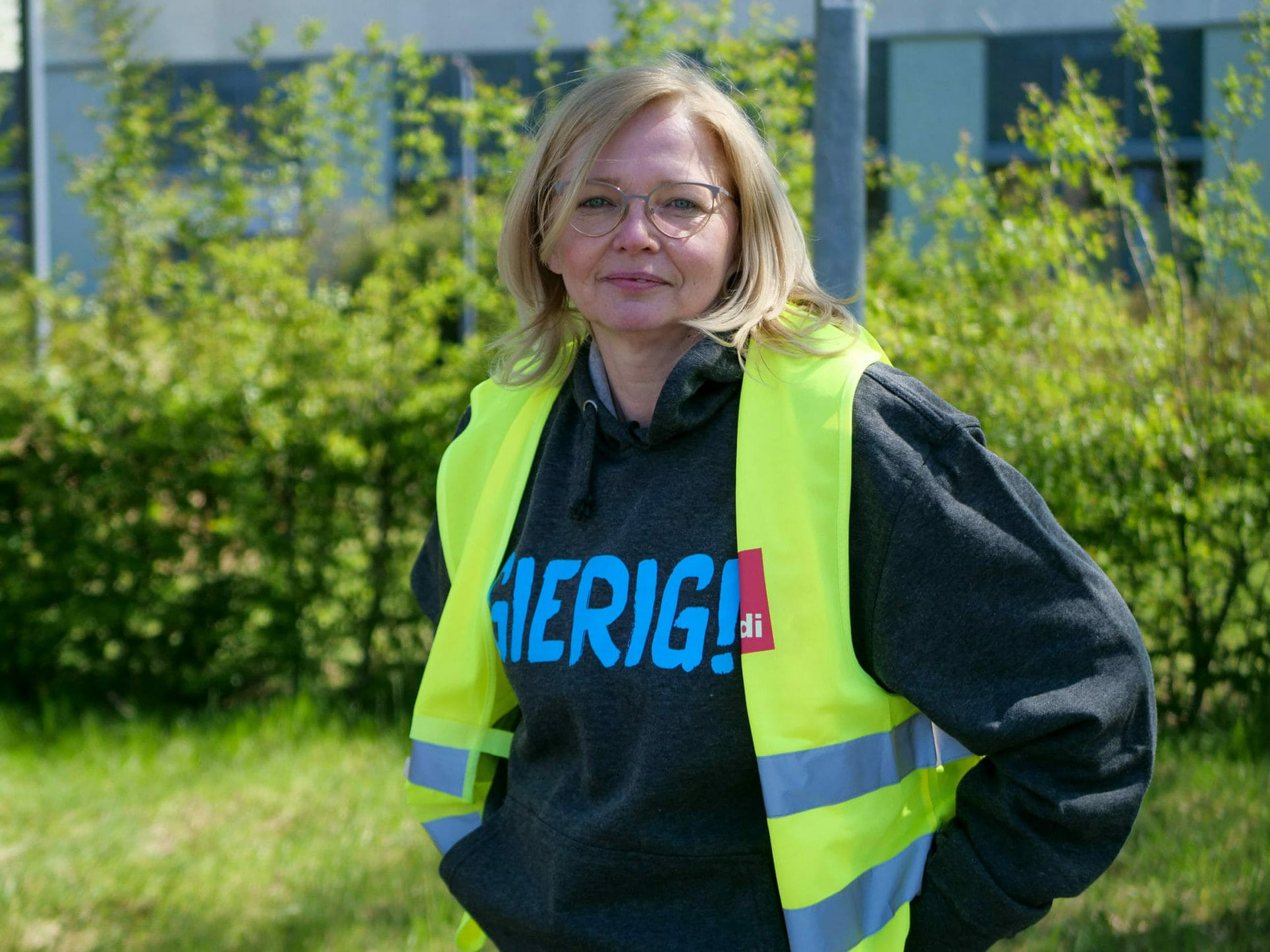 Aktive Mittagspause bei Helios in Nienburg vor der zweiten Verhandlungsrunde. Hier: Betriebsratsvorsitzende Izabela Dierks